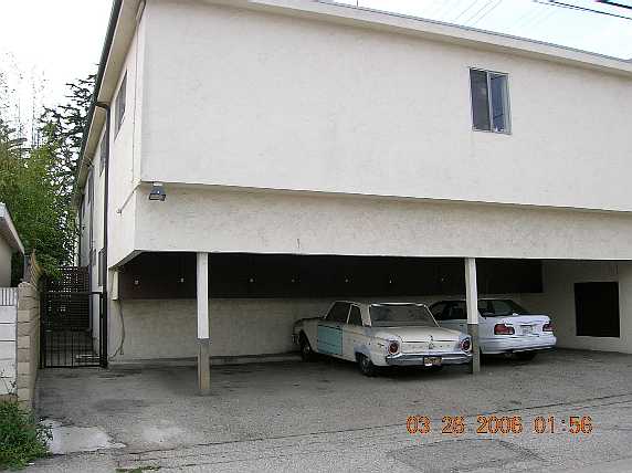 Photo/EastBlvd/E0-Carport-Alley.JPG